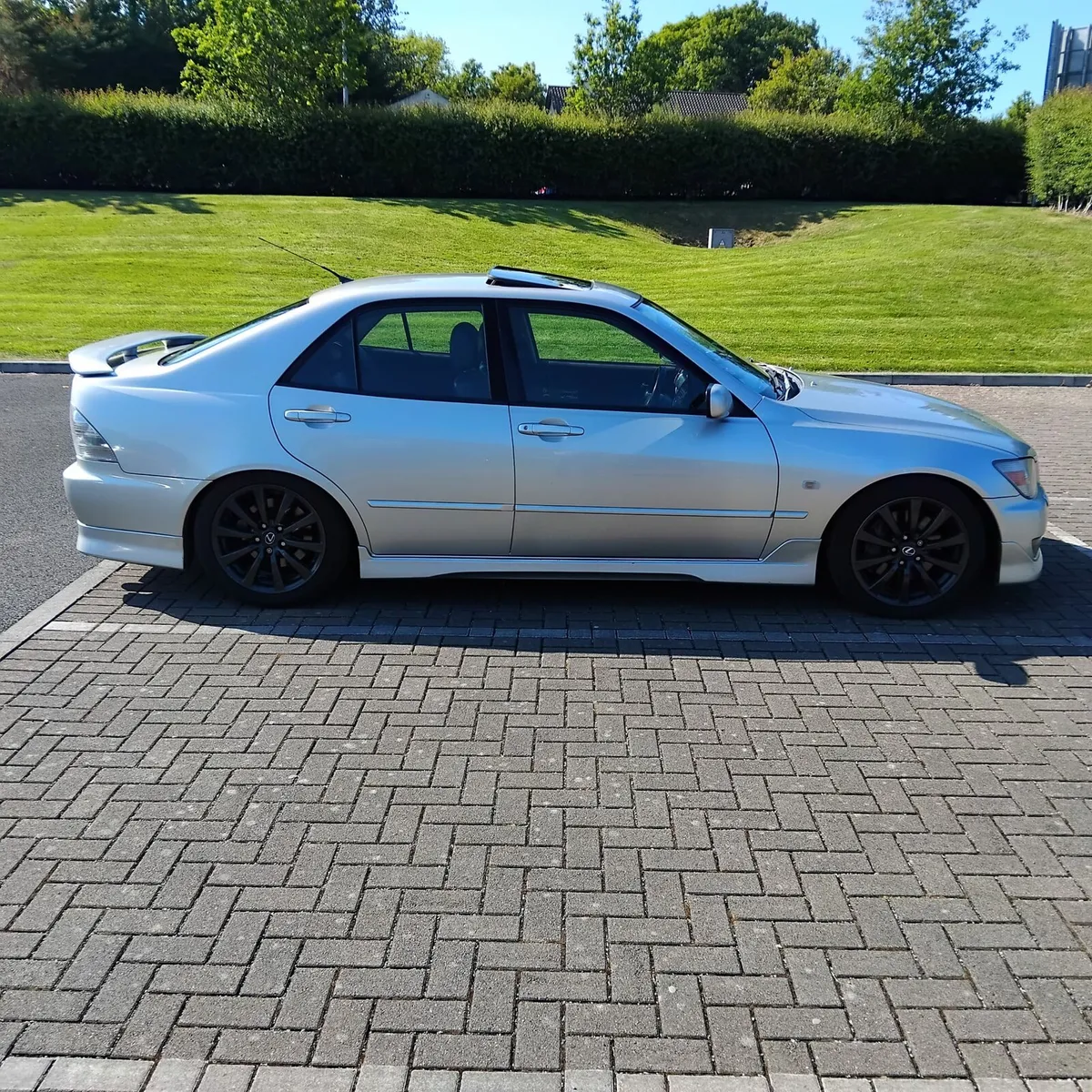 Lexus IS200 SE Aero - Image 1