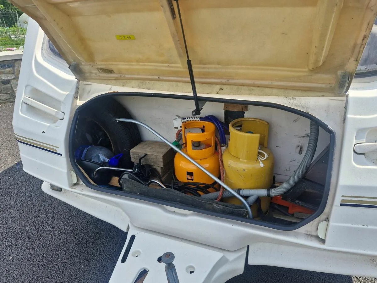 4 berth Caravan - Image 4