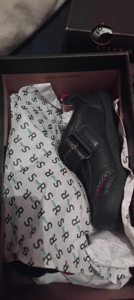 First shoes - Image 3