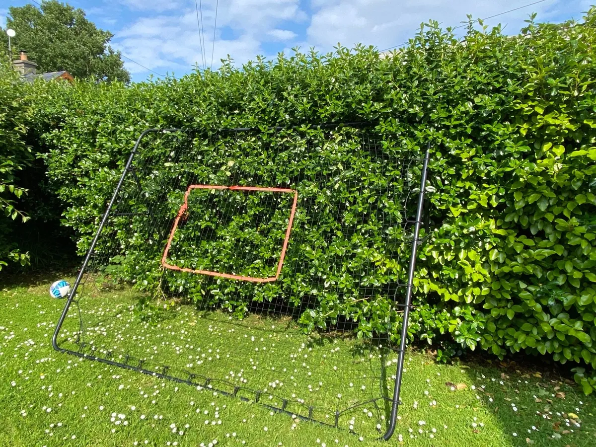 Rebounder (football) - Image 1