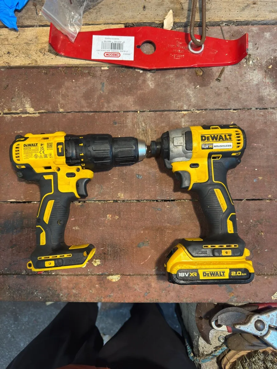 Dewalt DCK2060D2T impact and drill - Image 1