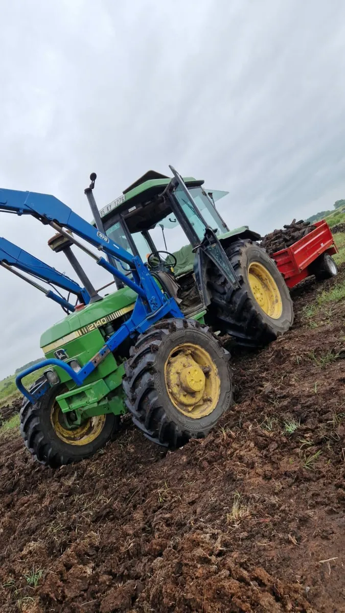 John Deere 2140 - Image 1