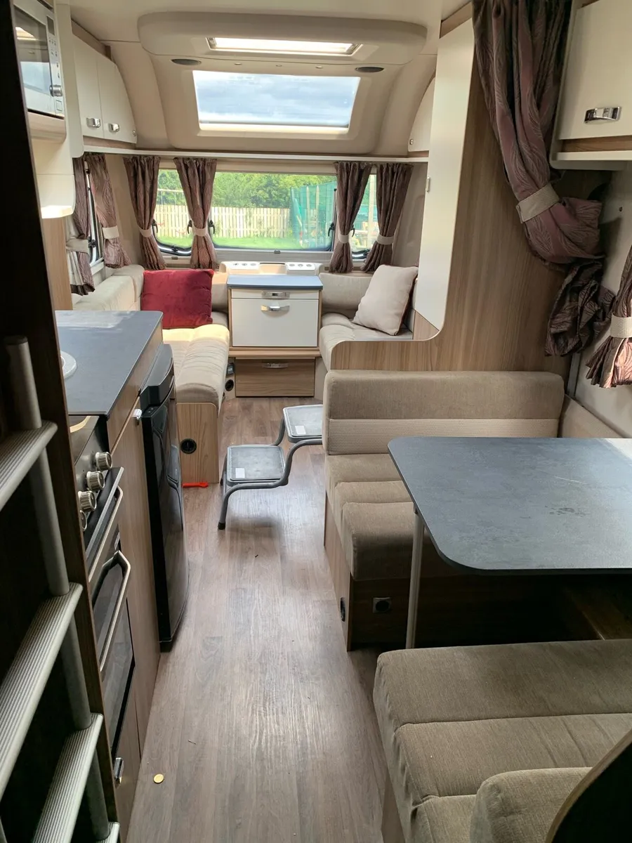 Caravan - Image 1