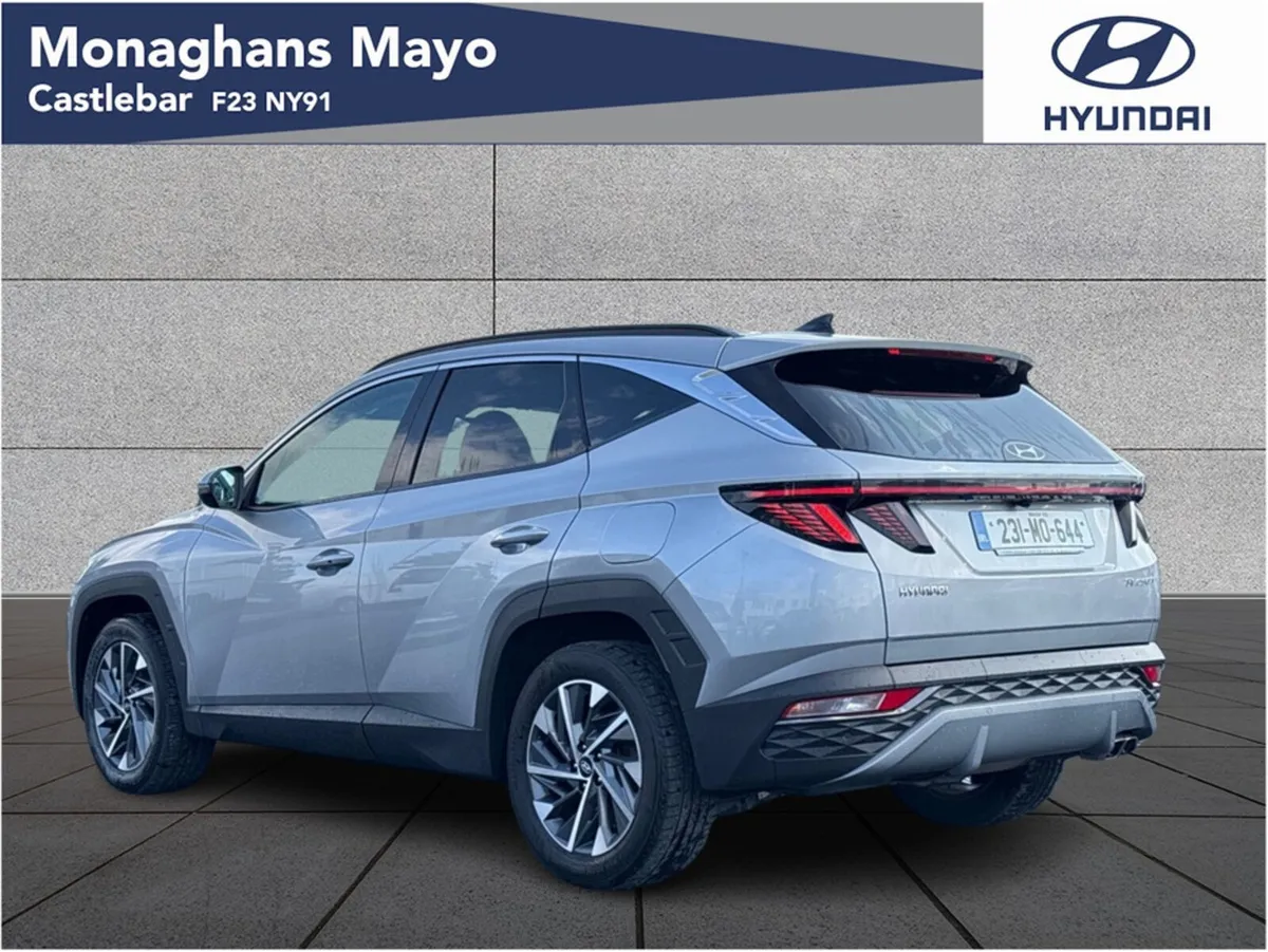 Hyundai Tucson EXECUTIVE PLUS 1.6 DIESEL 5DR - Image 4