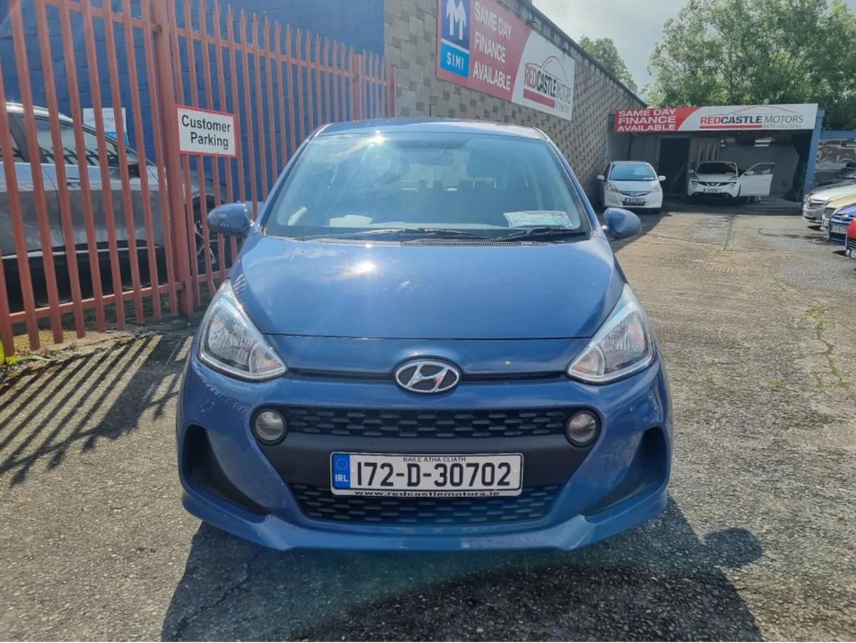 Hyundai i10 1.0 SE 66PS 5DR (NCT 11-26) - Image 2