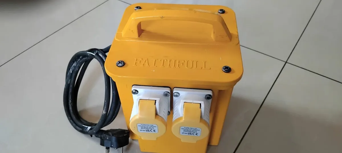 Faithfull 3.3kVA Dual Socket Transformer - Image 1