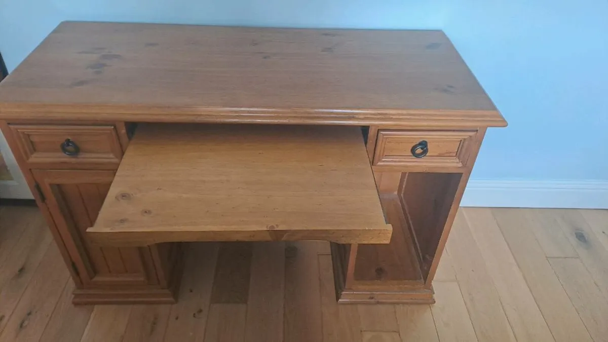 Study desk - Image 2