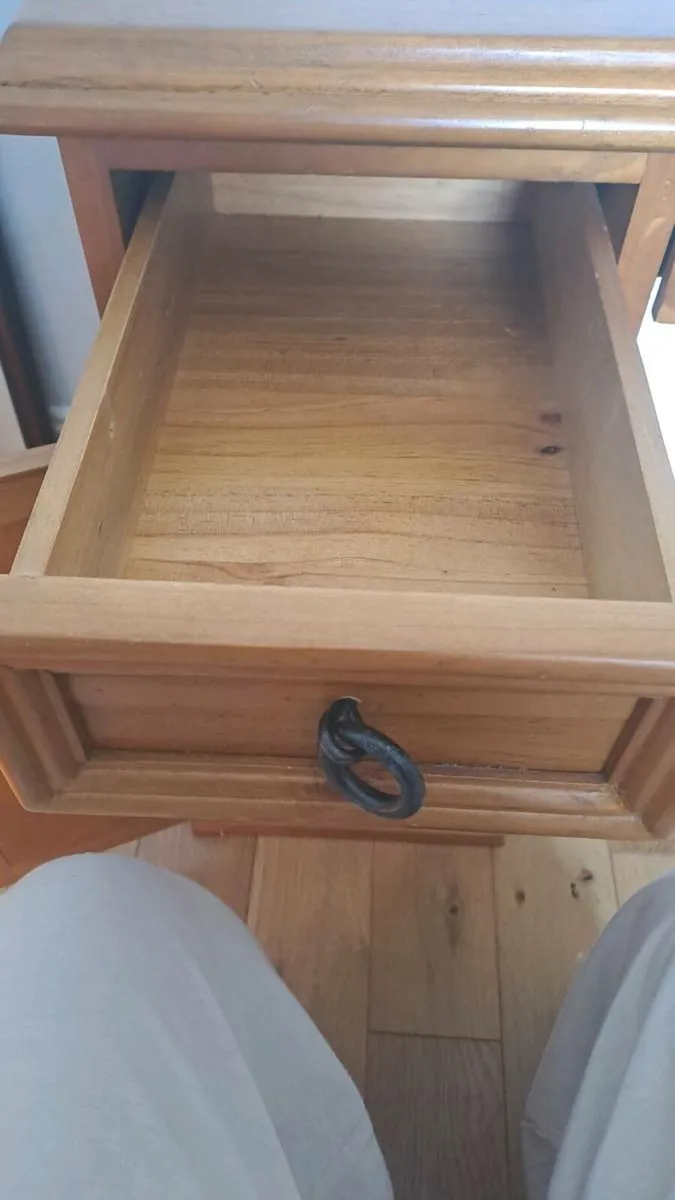 Study desk - Image 3