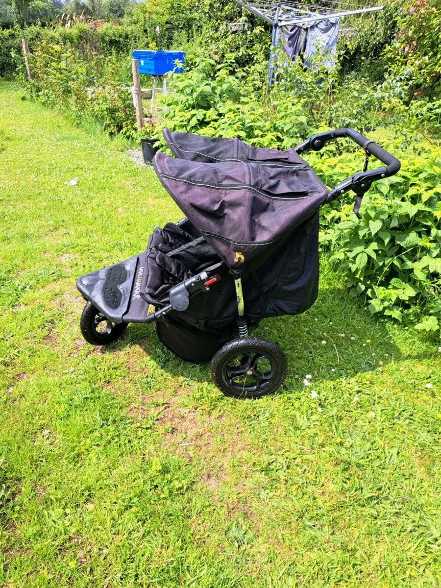 Out n about double buggy - Image 1