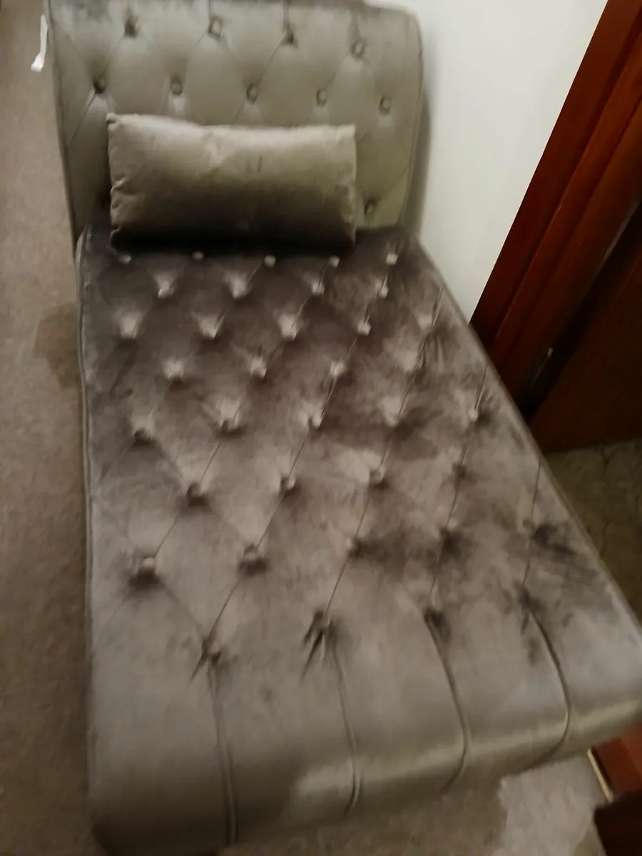 Lounge seaters ...comfort ...set of (2)...delivrre - Image 1