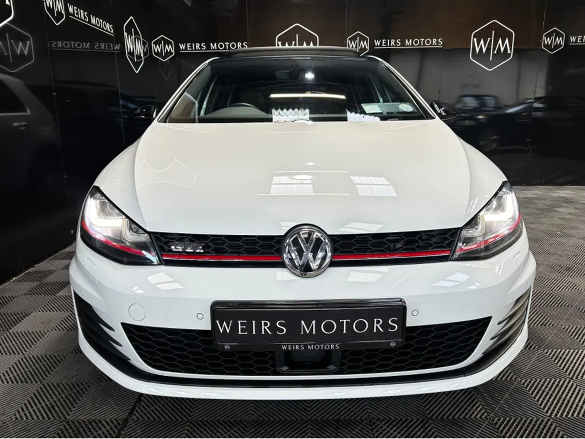 Volkswagen Golf GTI 2.0 TSI  SUNROOF / DYNAUDIO/ A - Image 4
