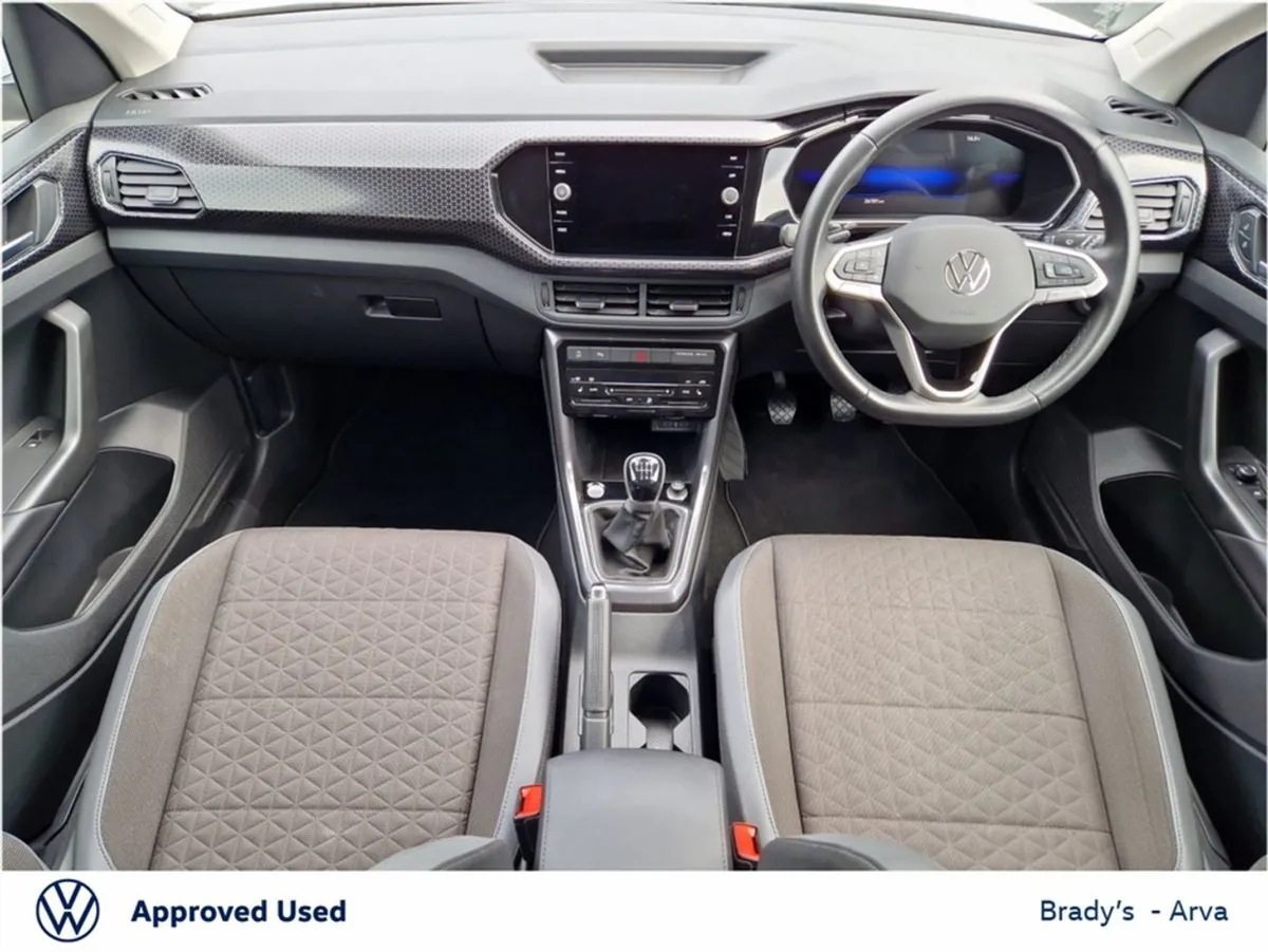 Volkswagen T-Cross R-line 1.0 TSI 110HP M6F - Image 2