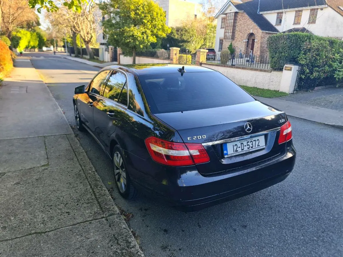 Mercedes e220 great spec - Image 3