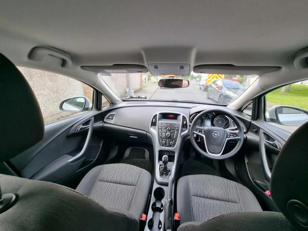 Opel Astra - Image 4