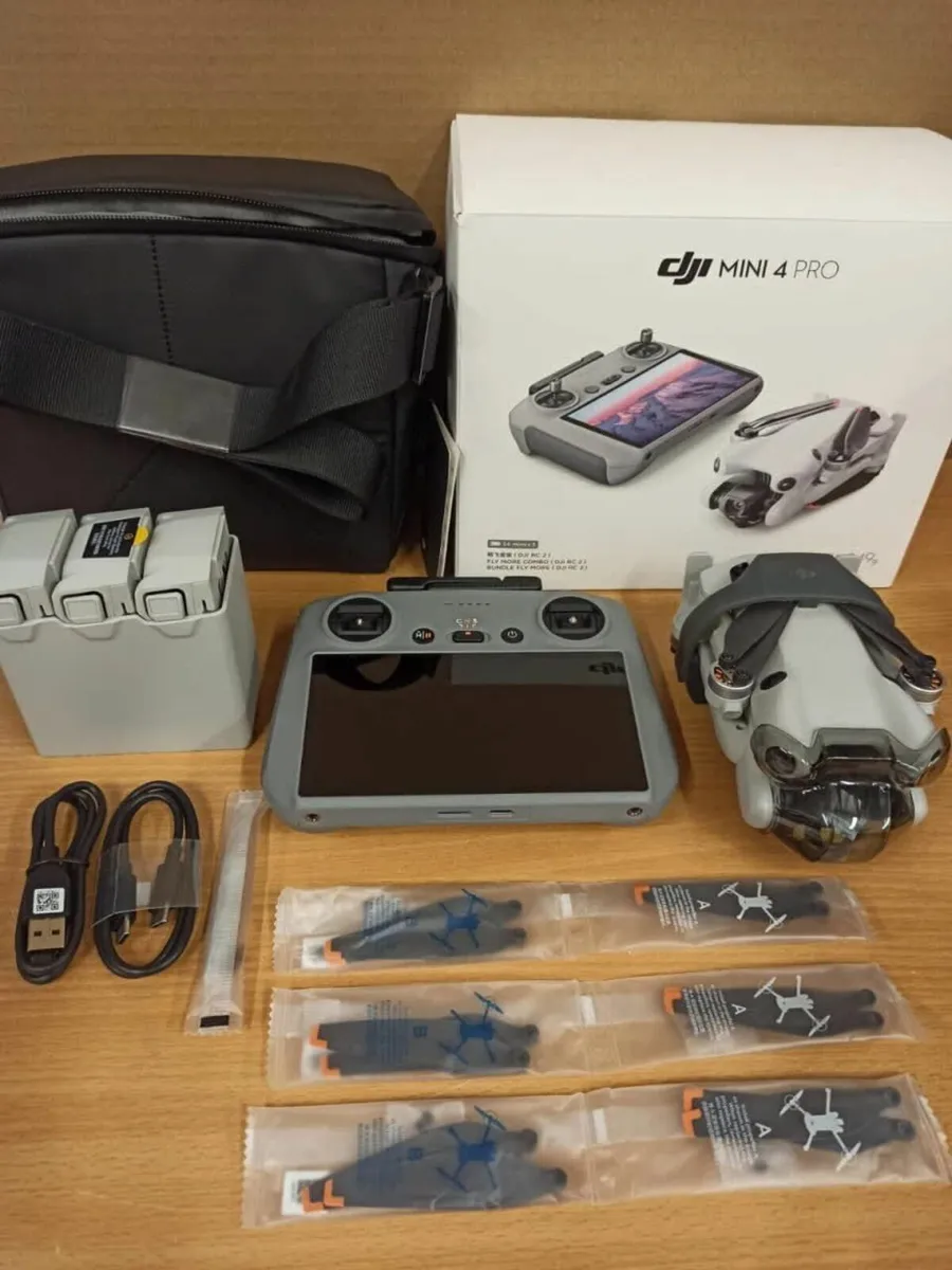 DJI Mini 4 Pro Fly More Combo - Image 1
