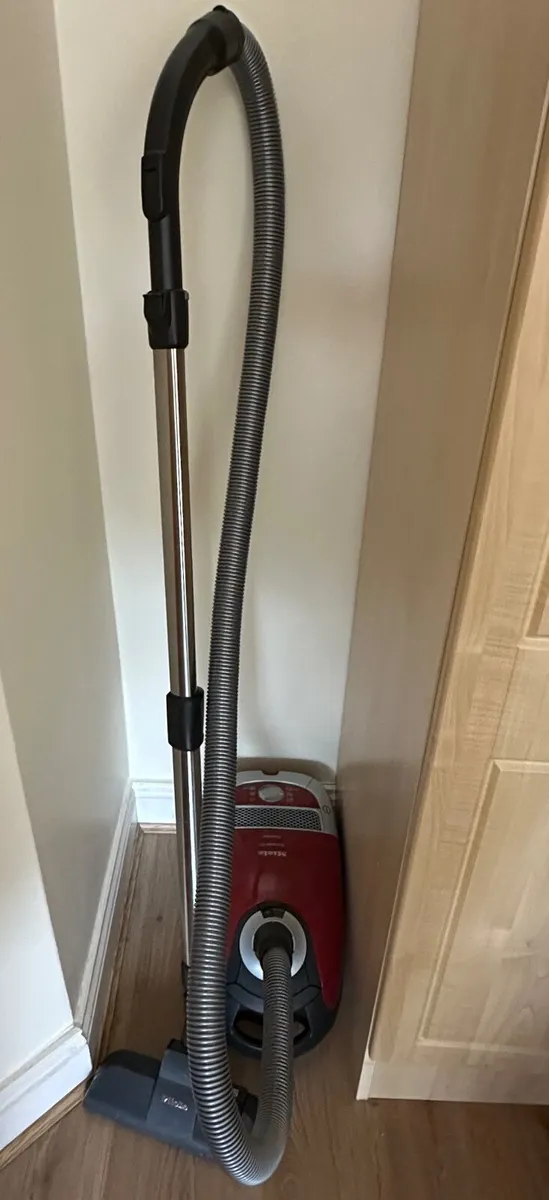 Hoover (Miele C2 Powerline) - Image 2
