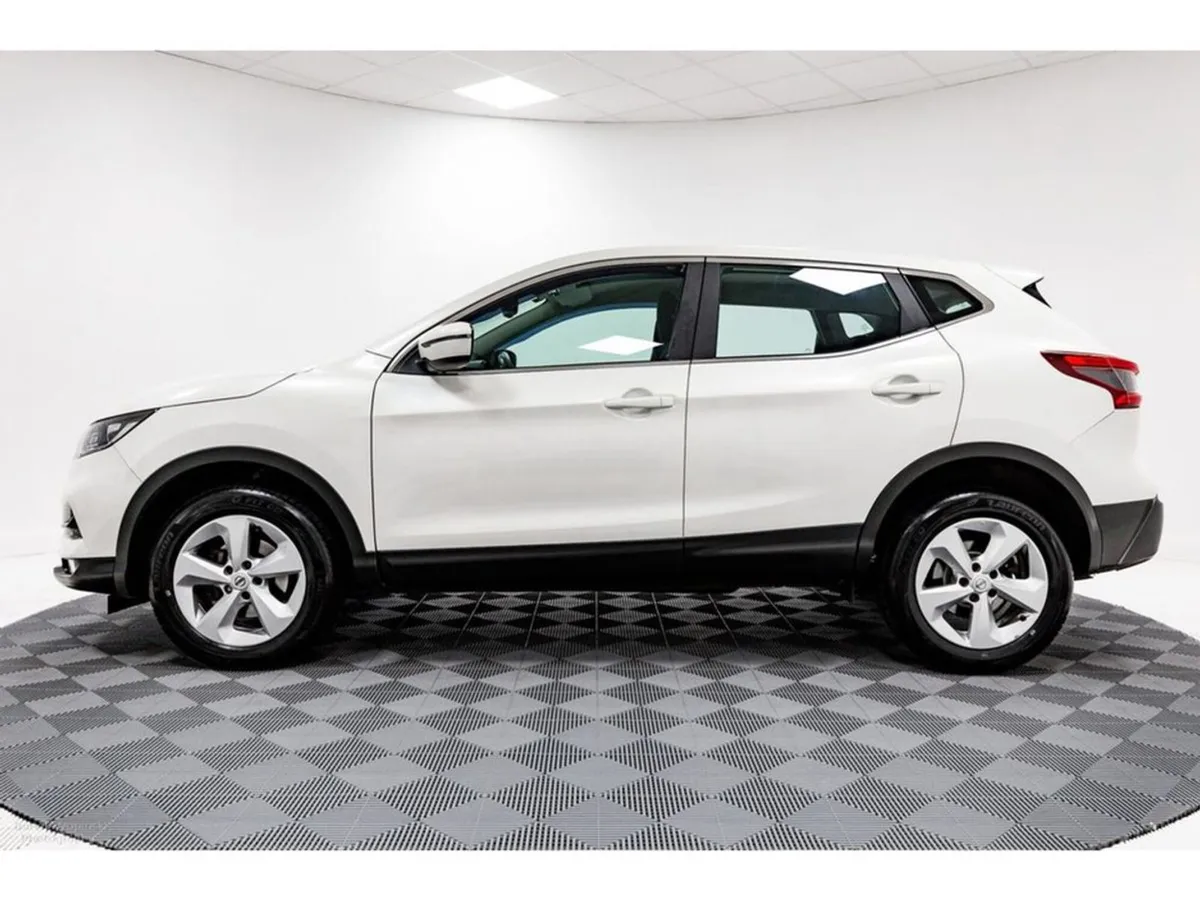 Nissan QASHQAI Acenta Premium 1.5 Diesel 115HP - Image 4