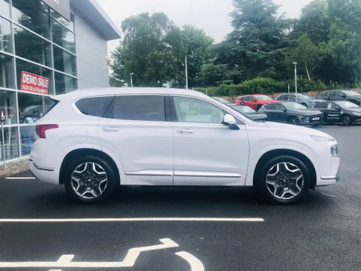 Hyundai Santa Fe Premium 1.6 Plug In-hybrid - Image 4