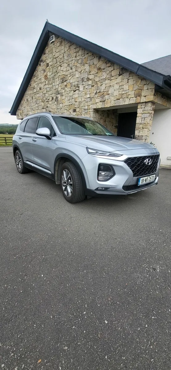 Hyundai Santa Fe 2019 - Image 2
