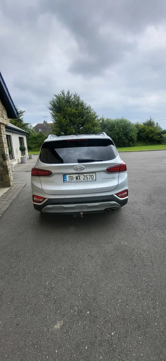 Hyundai Santa Fe 2019 - Image 3