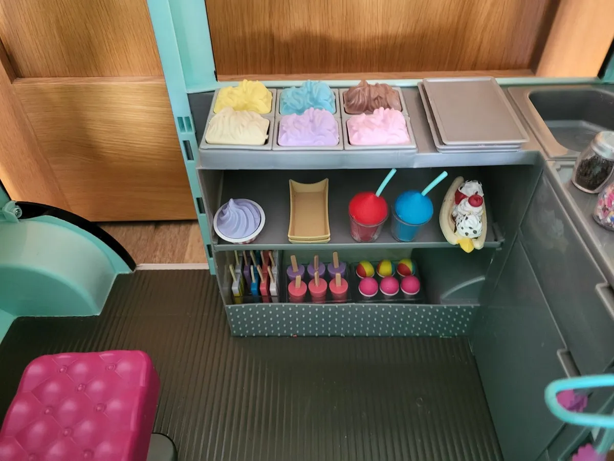 Our Generation ice cream truck sweet shop playset - Image 4