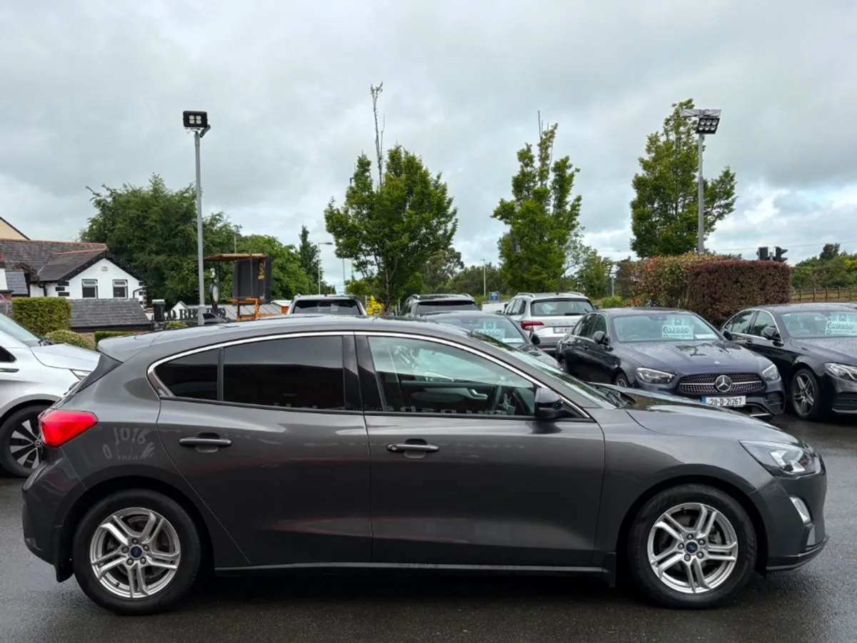 Ford Focus Zetec 1.5tdci 125PS 6spd 4DR - Image 4