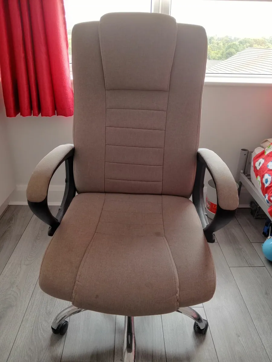 Office chair - Image 1