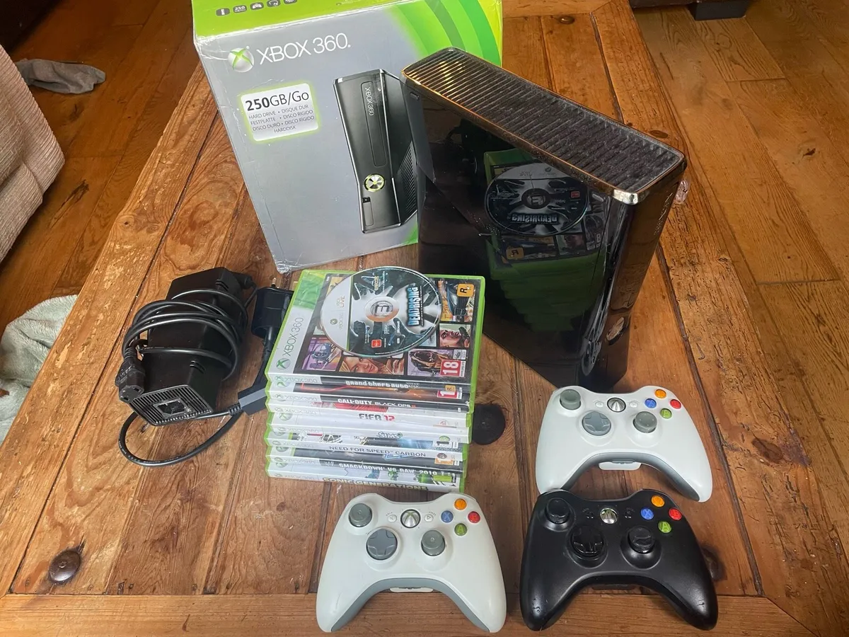 Boxed Xbox 360, 8 Games, 3 Remotes - Image 1