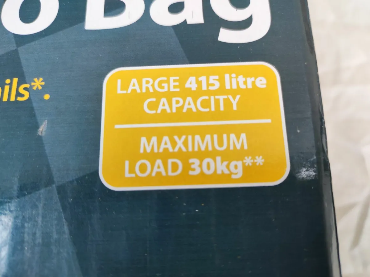 Durable Roof Cargo Bag for Adventures - Image 1