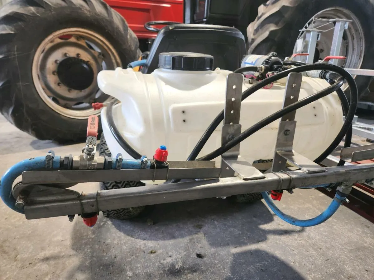 Ride on mower with sprayer - Image 4