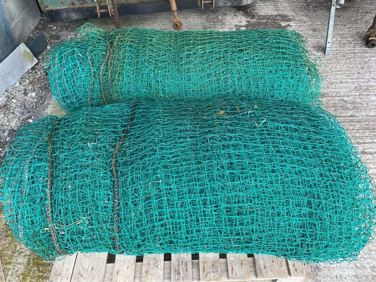 Net for covering silage bales & 3 Cast Iron Baths - Image 1