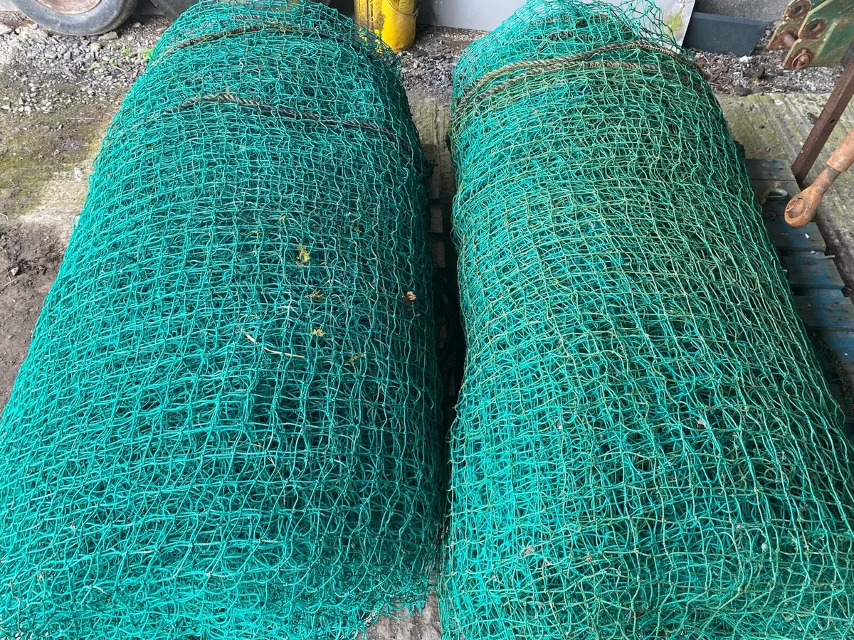 Net for covering silage bales & 3 Cast Iron Baths - Image 2