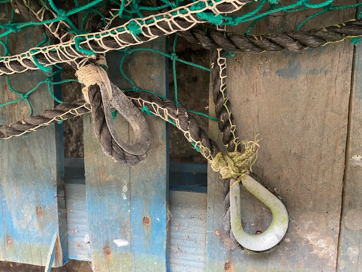 Net for covering silage bales & 3 Cast Iron Baths - Image 3