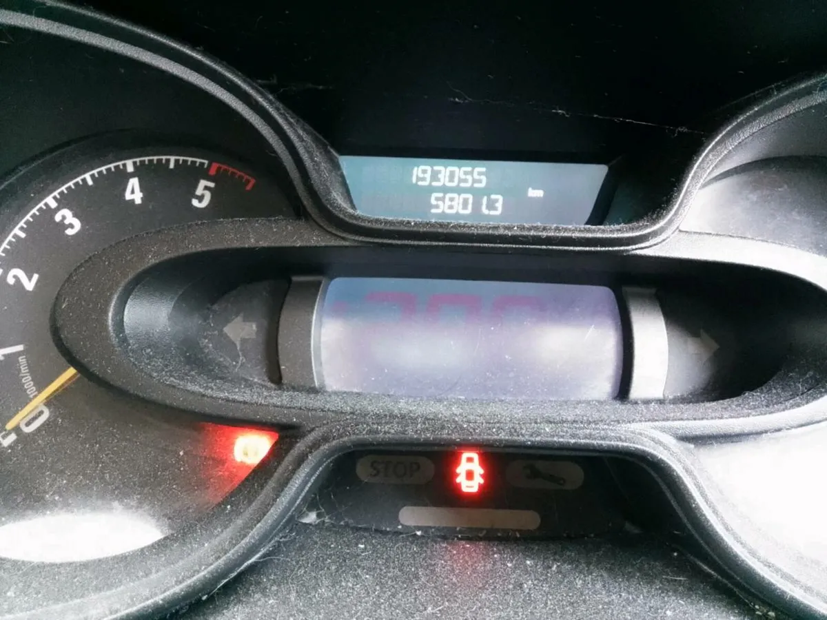 Opel vivaro 1.6L diesel - Image 4