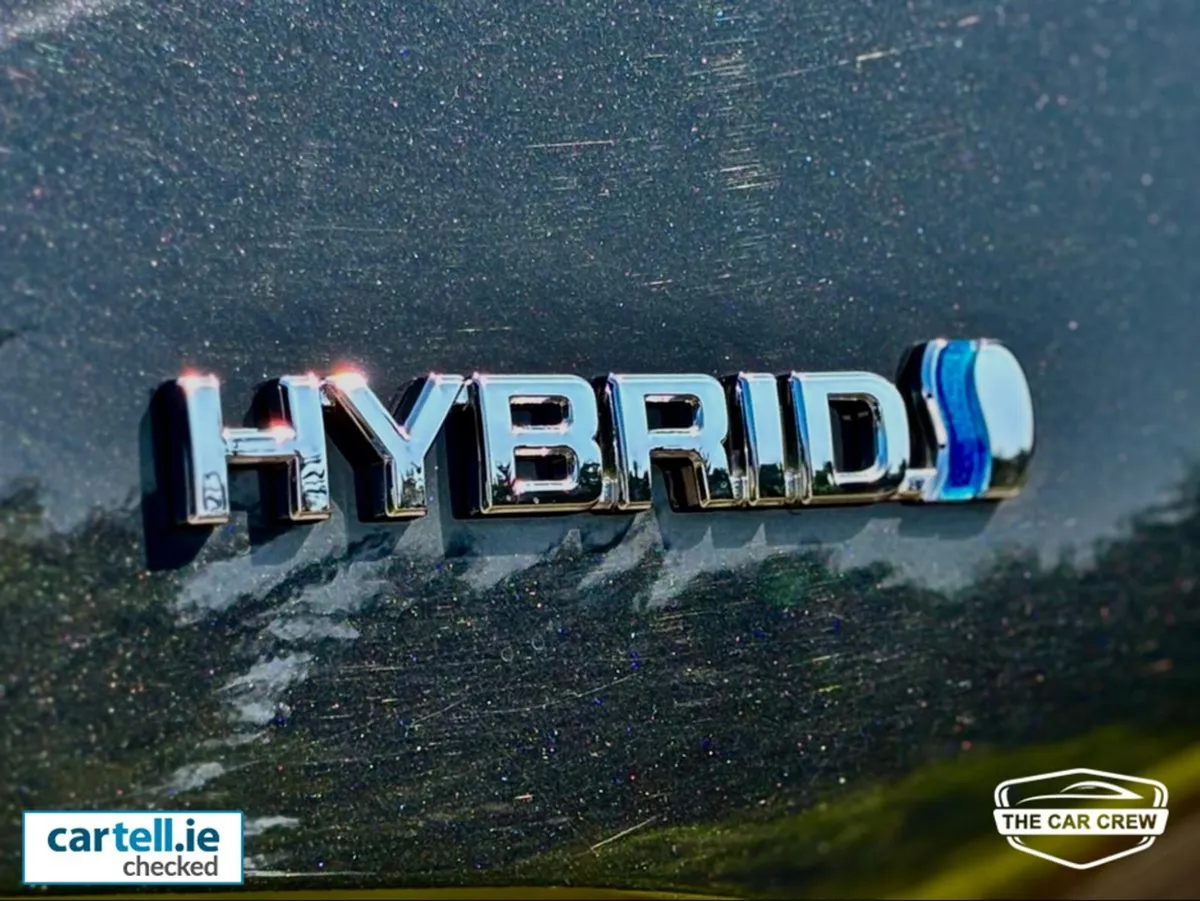 Toyota C-HR Hybrid Luna 4DR Auto - Image 2