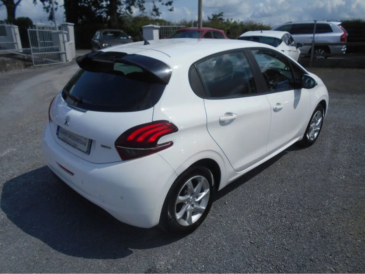 Peugeot 208 Auto Active 1.2 82 Ecomatique (low Kl - Image 2