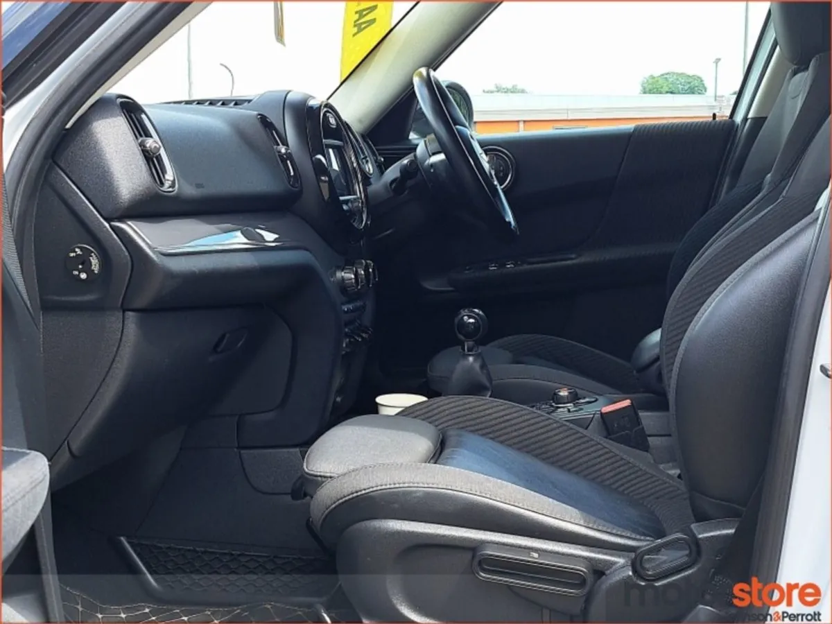 MINI COUNTRYMAN Cooper D Exclusive - Image 4