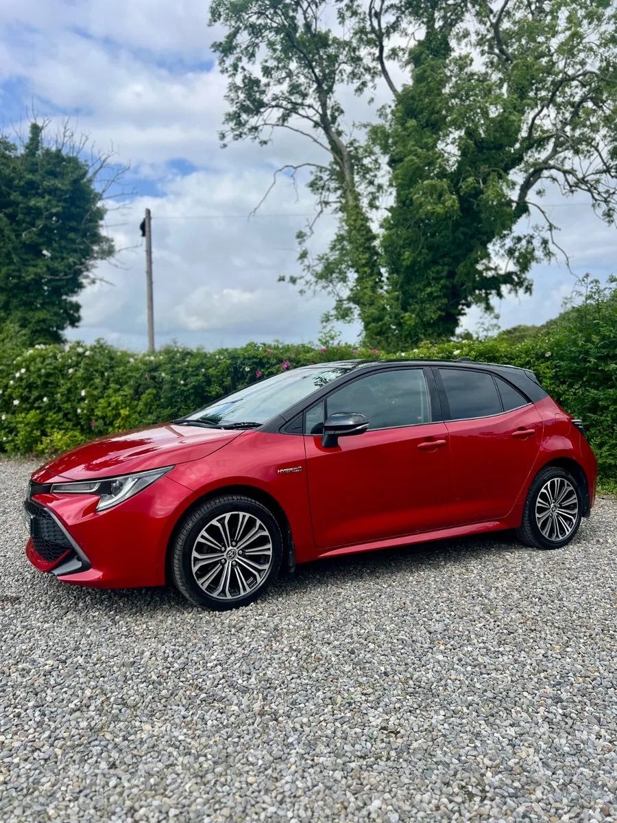 2020 Toyota Corolla 1.8Luna sport Hybrid Automatic - Image 4