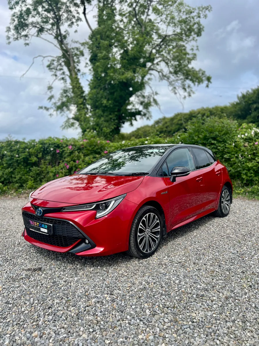 2020 Toyota Corolla 1.8Luna sport Hybrid Automatic - Image 3