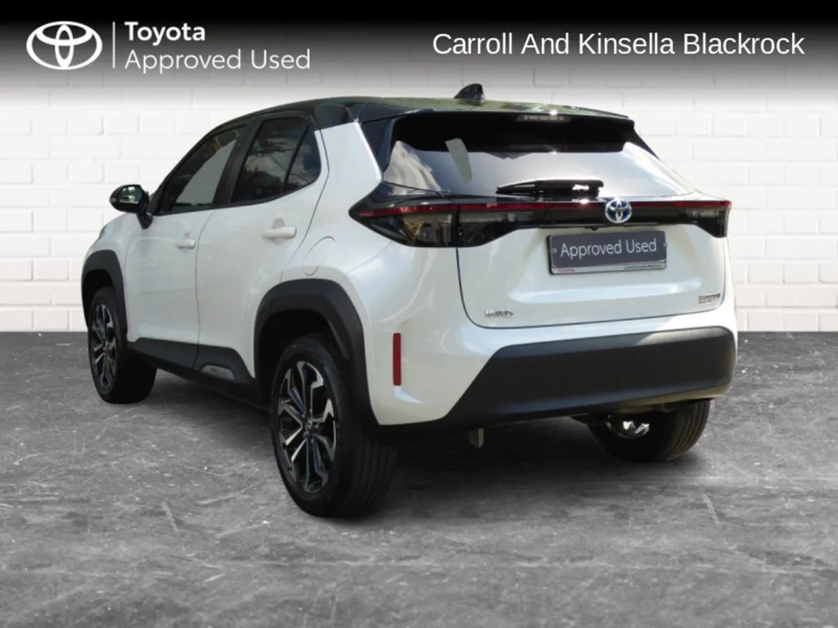 Toyota Yaris Cross Hybrid Luna Sport - Image 2