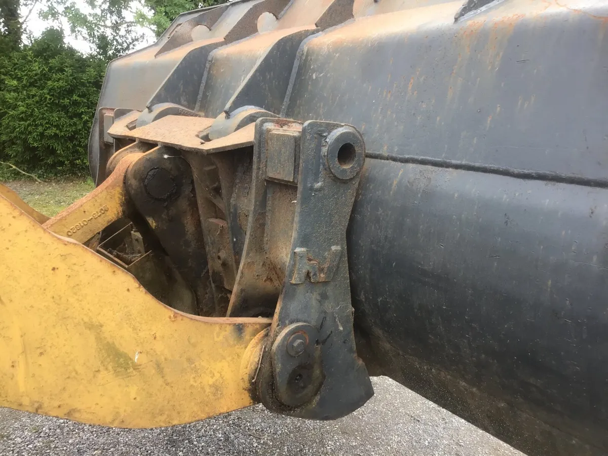 Loading shovel - Image 4