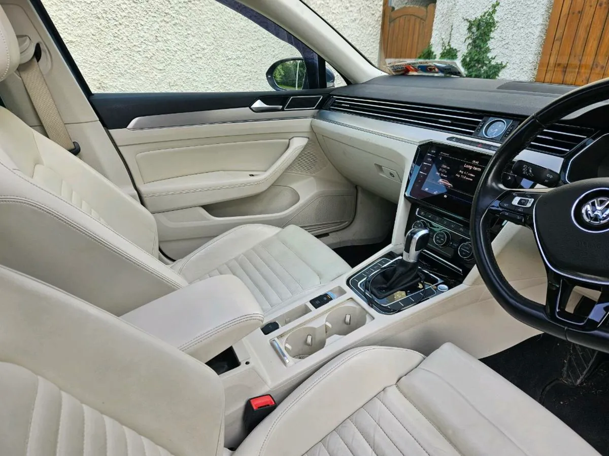 2018 VW Passat GTE Advance  Estate - Image 2