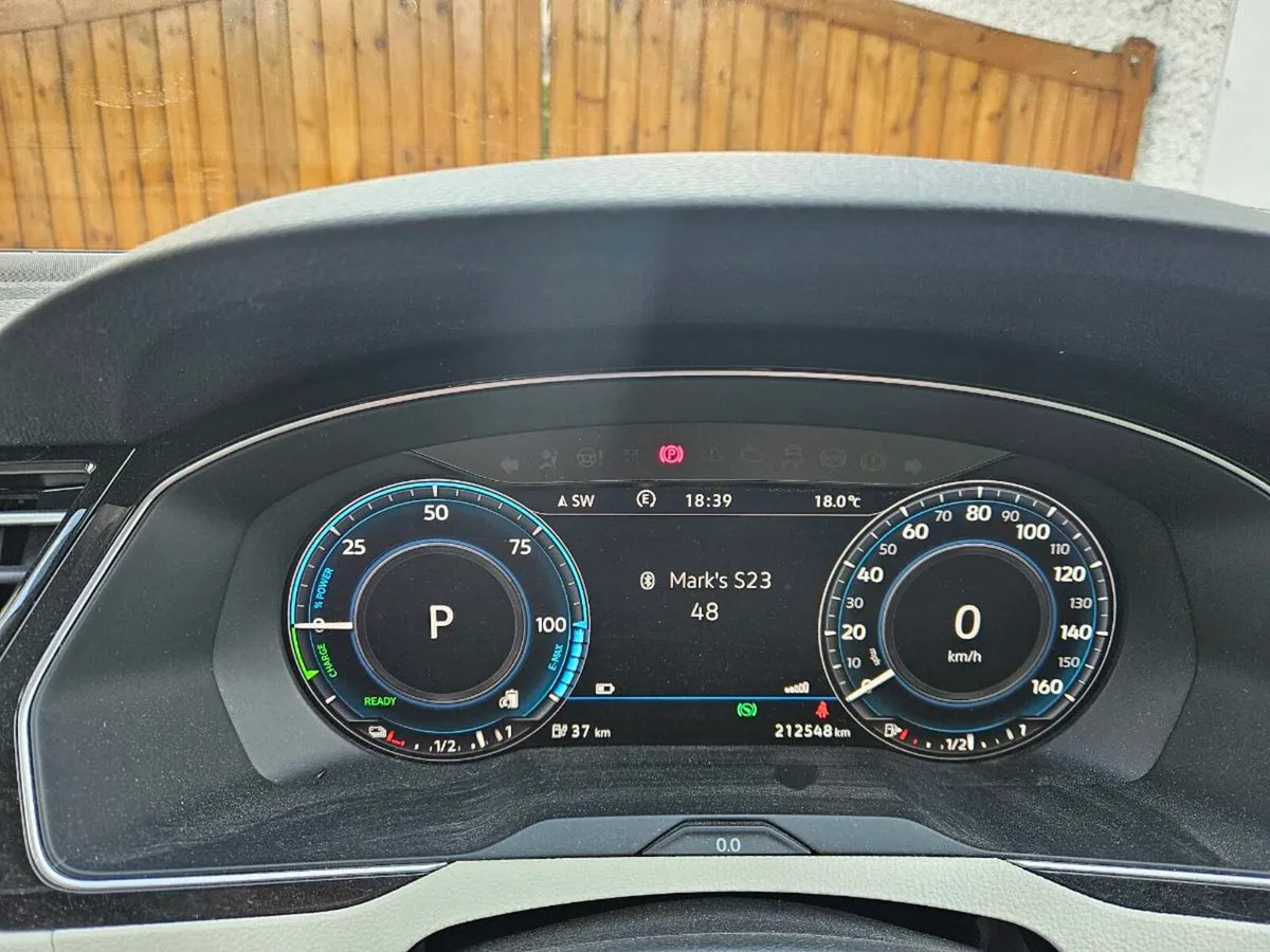 2018 VW Passat GTE Advance  Estate - Image 4