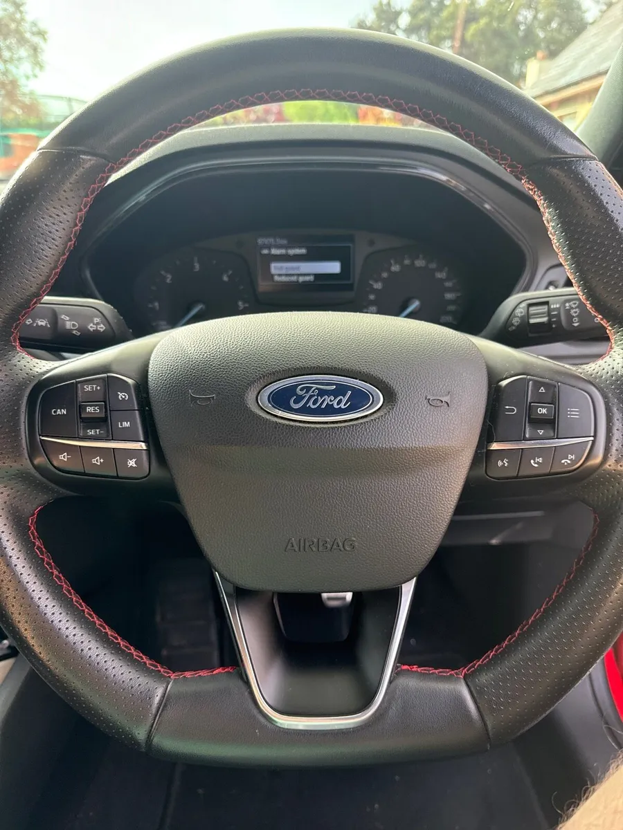 2019 Ford focus ST- line - Image 4