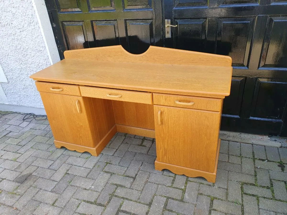 Pine sideboard/dressing table - Image 1