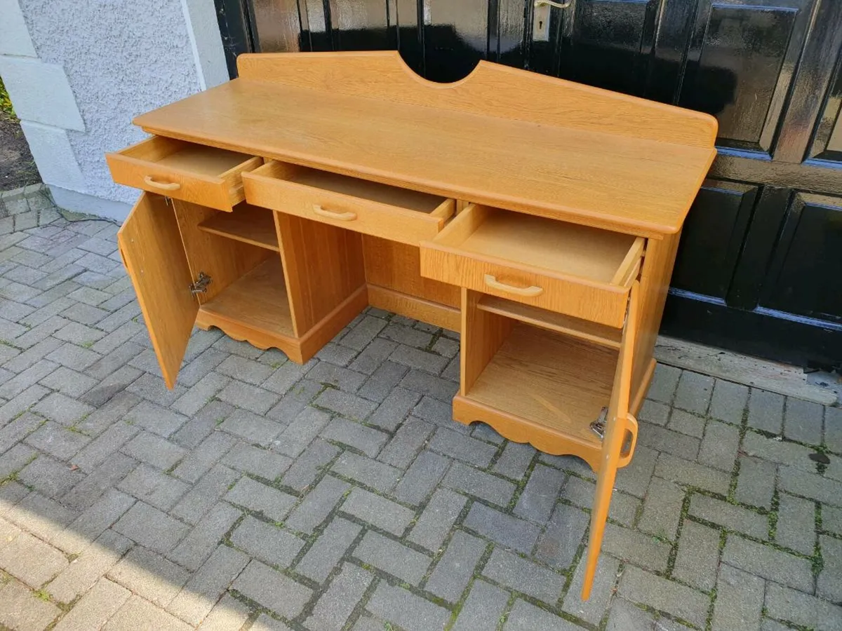 Pine sideboard/dressing table - Image 2