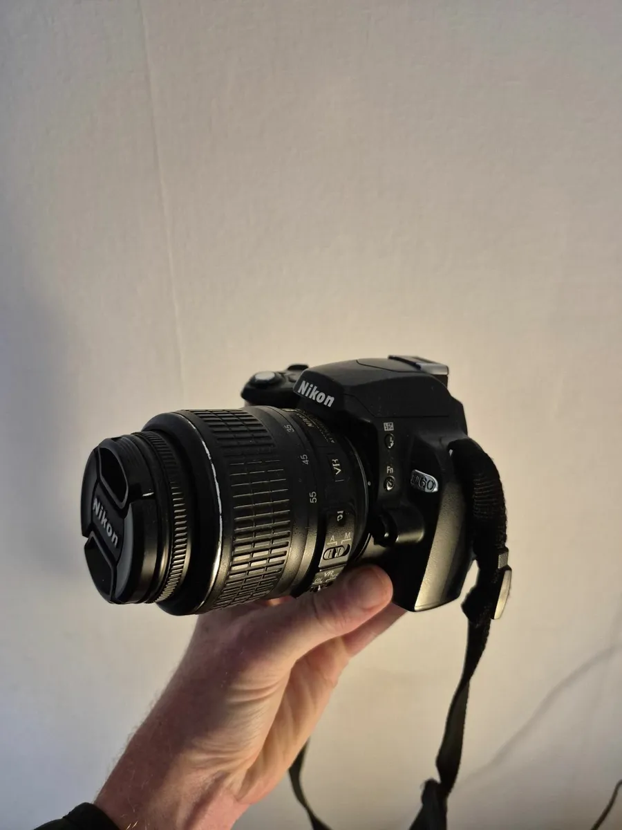 Nikon D60 plus 18-55mm lens and lowepro bag - Image 4