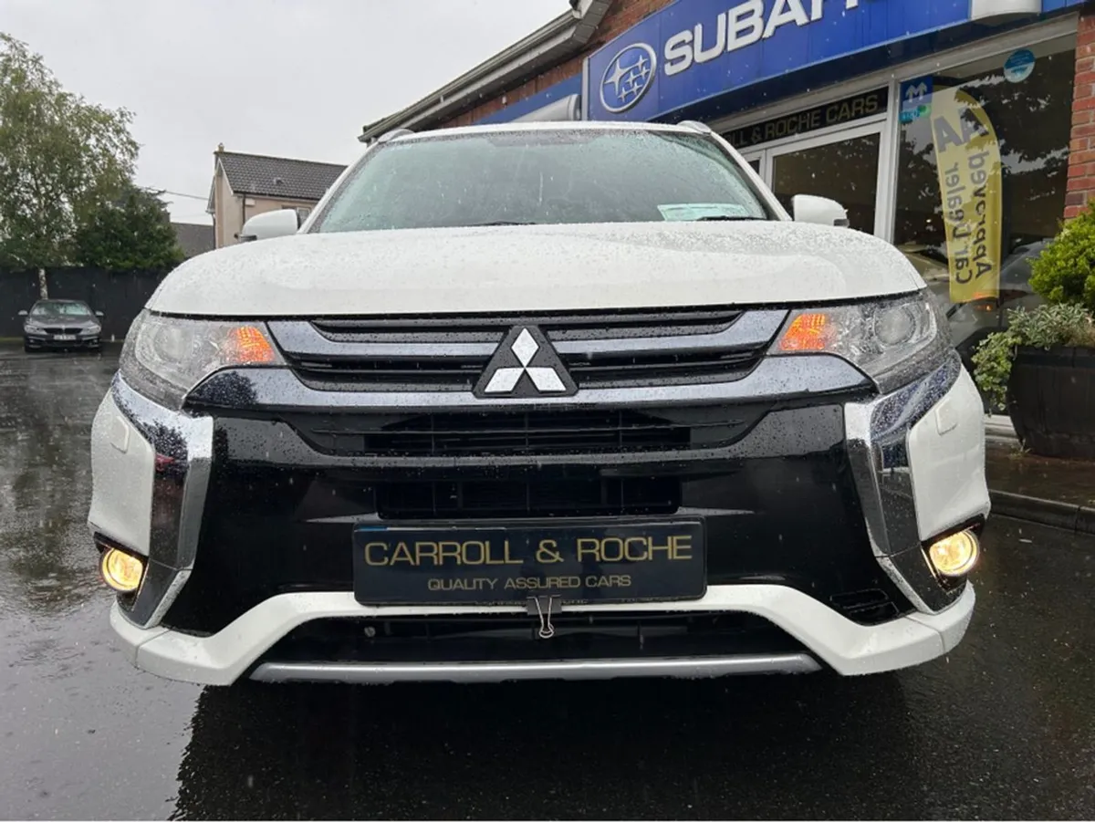 Mitsubishi Outlander 2.0 Gx3h  4wd- Hybrid Low Mi - Image 3