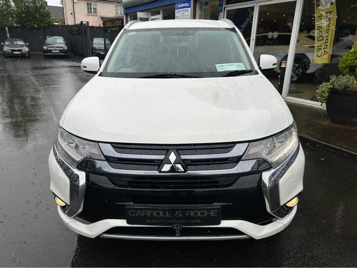 Mitsubishi Outlander 2.0 Gx3h  4wd- Hybrid Low Mi - Image 4