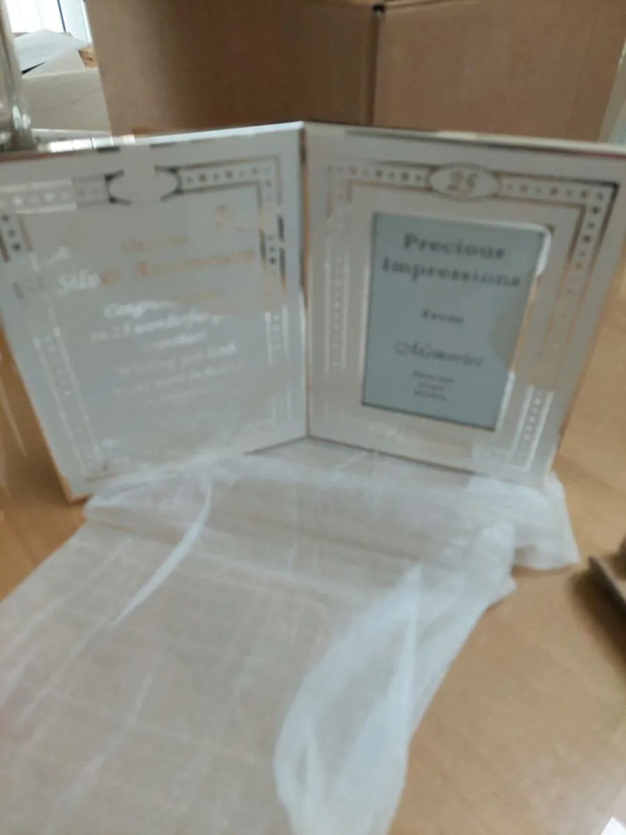 Picture frame - Image 1